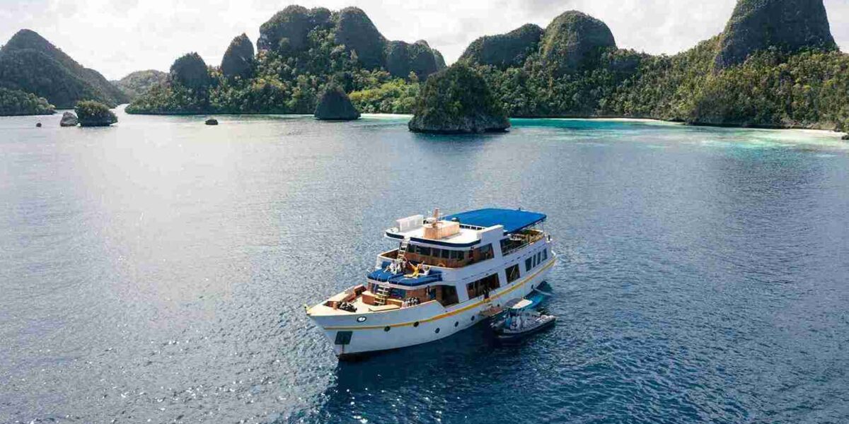 Cruise to Raja Ampat