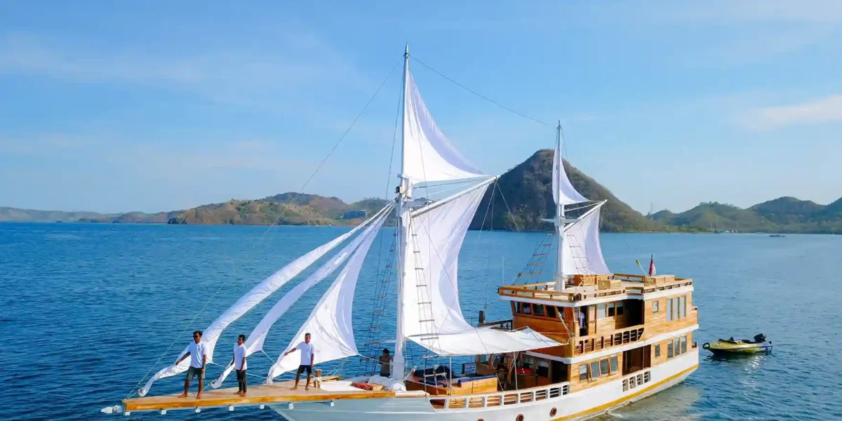 Barakati Cruise Phinisi - KomodoLuxury