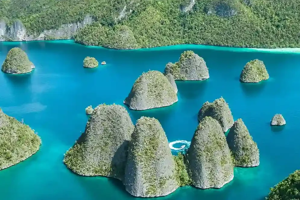 Wayag Island, Raja Ampat - Komodo Luxury