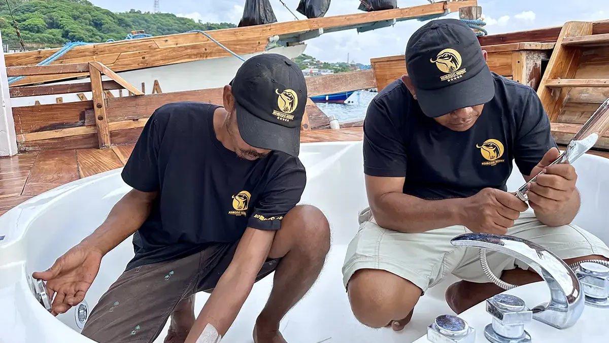 Boat Construction Indonesia | Komodo Luxury | Phinisi Construction | Luxury