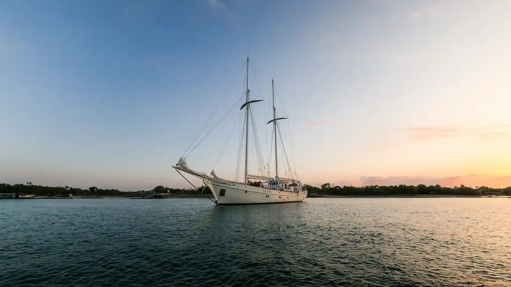 Mutiara Laut Yacht Cruise Phinisi Charter by Komodo Luxury