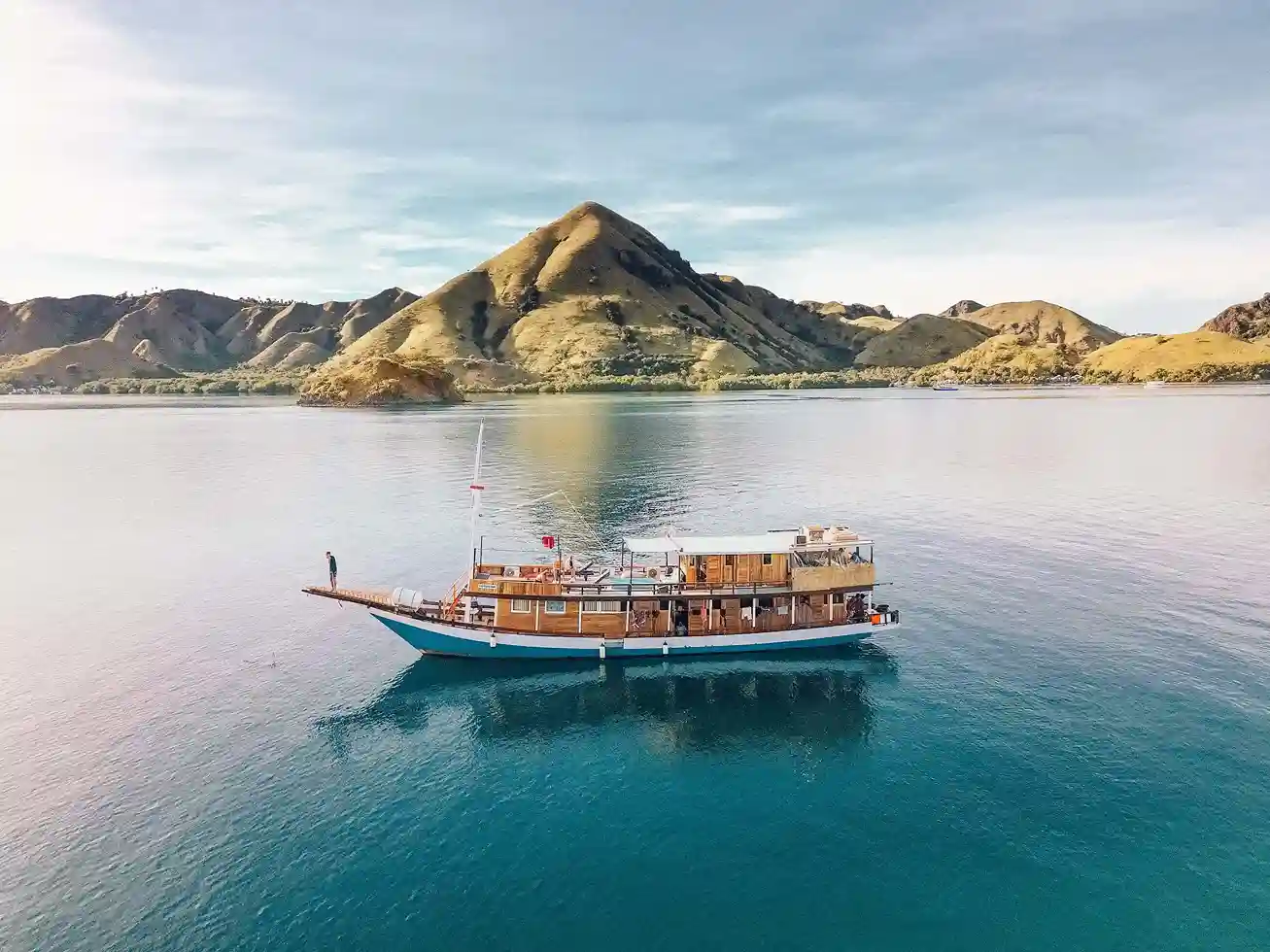 Deluxe Boat Selection in Komodo Island | Komodo Luxury