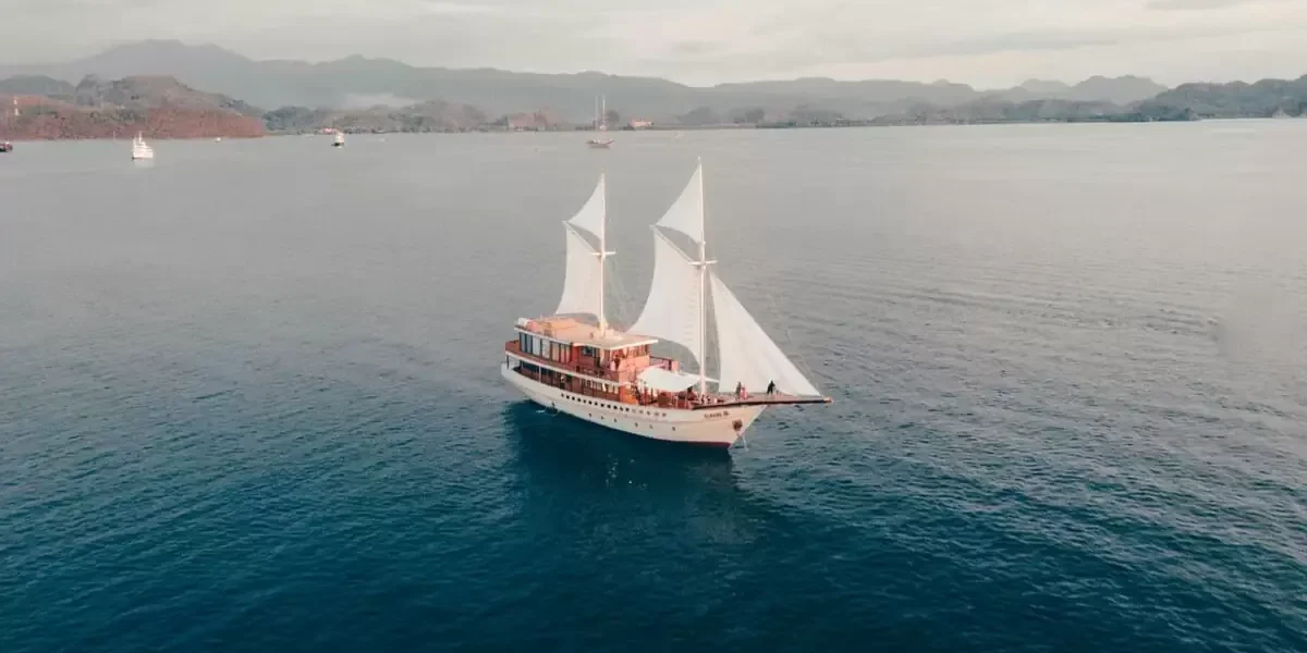 Elbark Cruise Phinisi