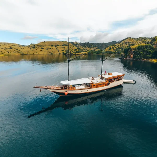 Samara Yacht Cruise Phinisi - KomodoLuxury