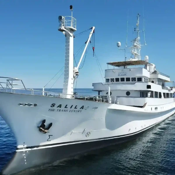 The Trans Luxury Yacht Cruise - KomodoLuxury