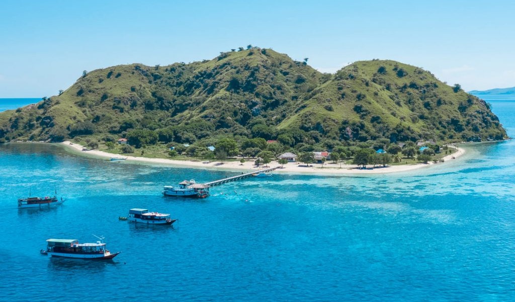 Kanawa Island - Komodo National Park