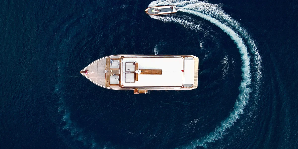 Le Costa Yacht Cruise