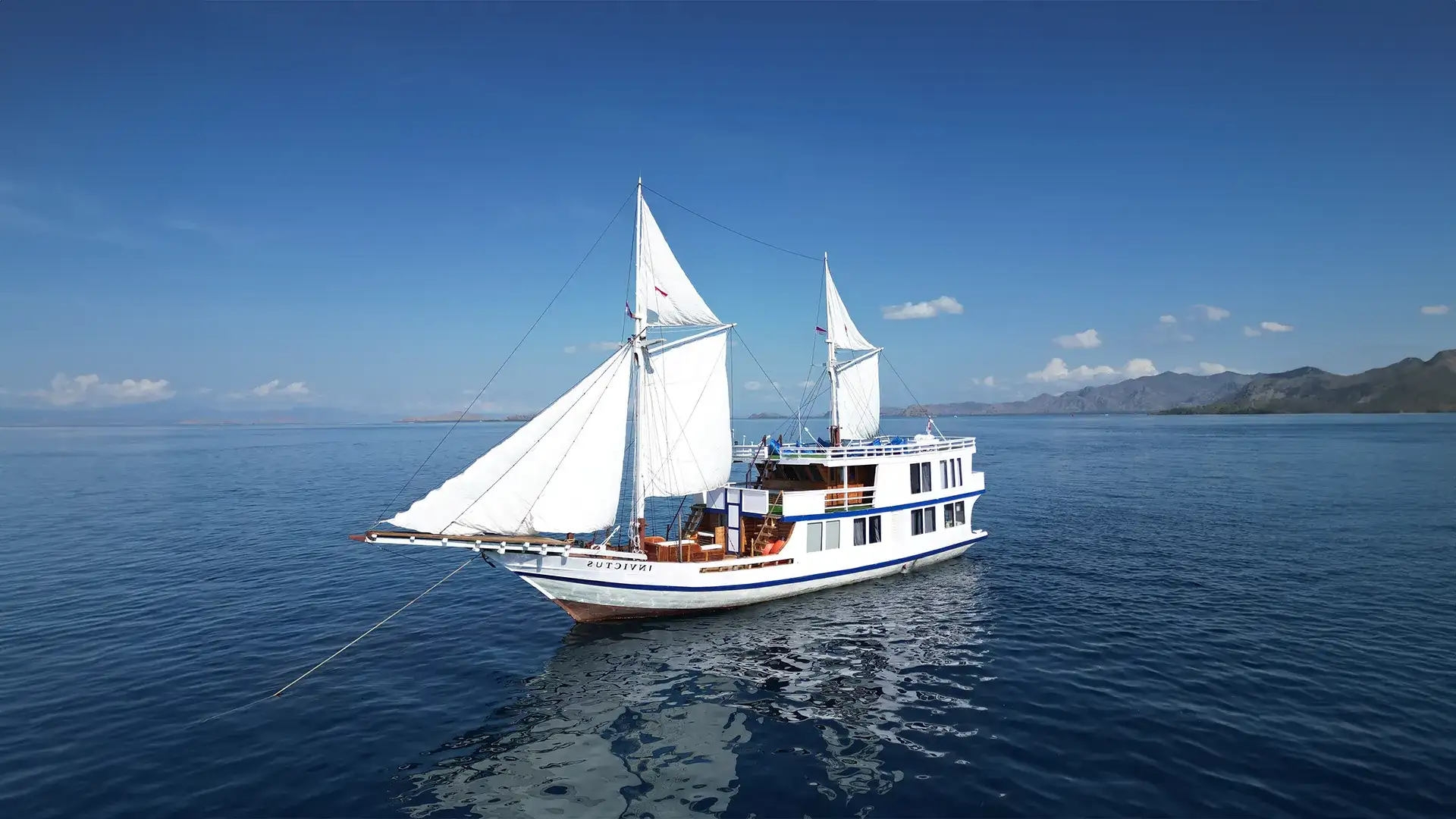 Deluxe Boats