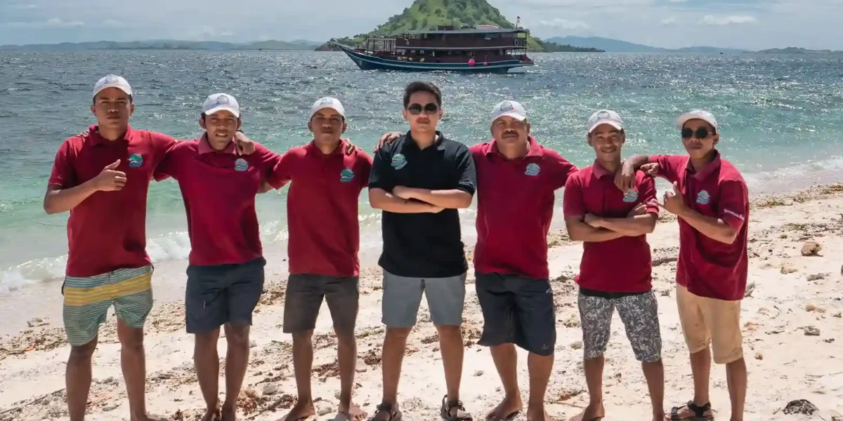 IndonesiaJuara Trip Team | Indonesia Juara Trip | Komodo Luxury.w