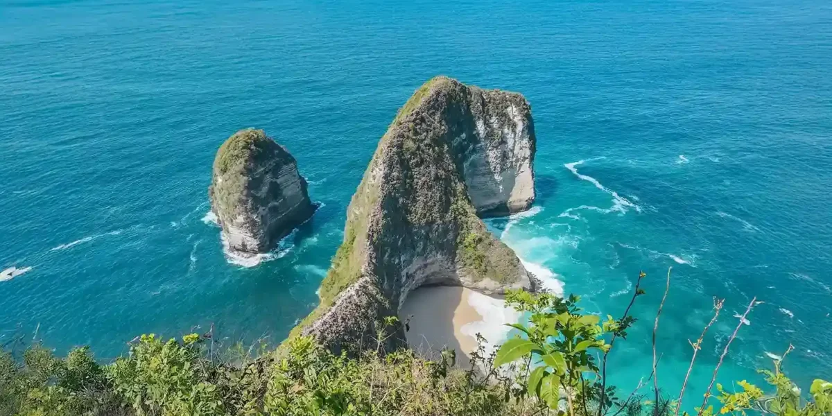 Kelingking Beach | Destinasi Tour Nusa Penida Instagram | Bali Premium Trip