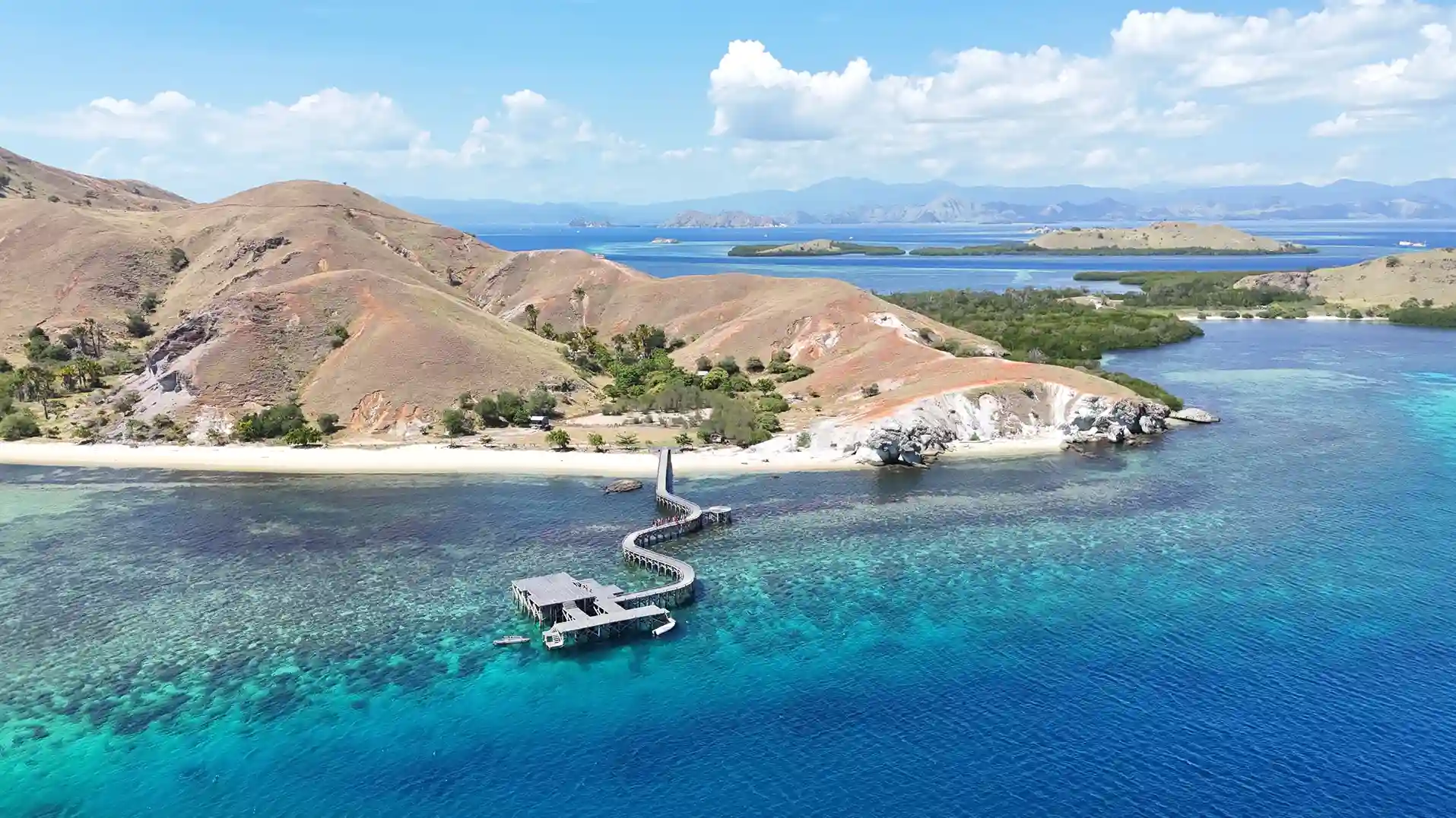 Sebayur Island on Komodo National Park | Komodo Tour Packages | Komodo Luxury