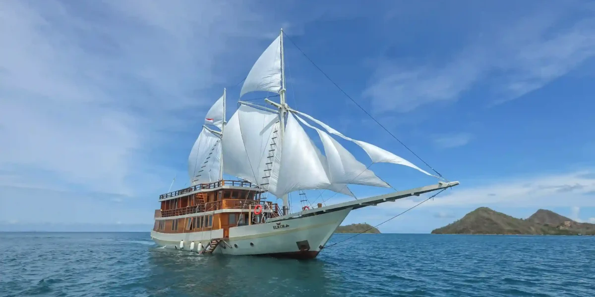 Exteriror | Elrora Cruise Phinisi by Komodo Luxury