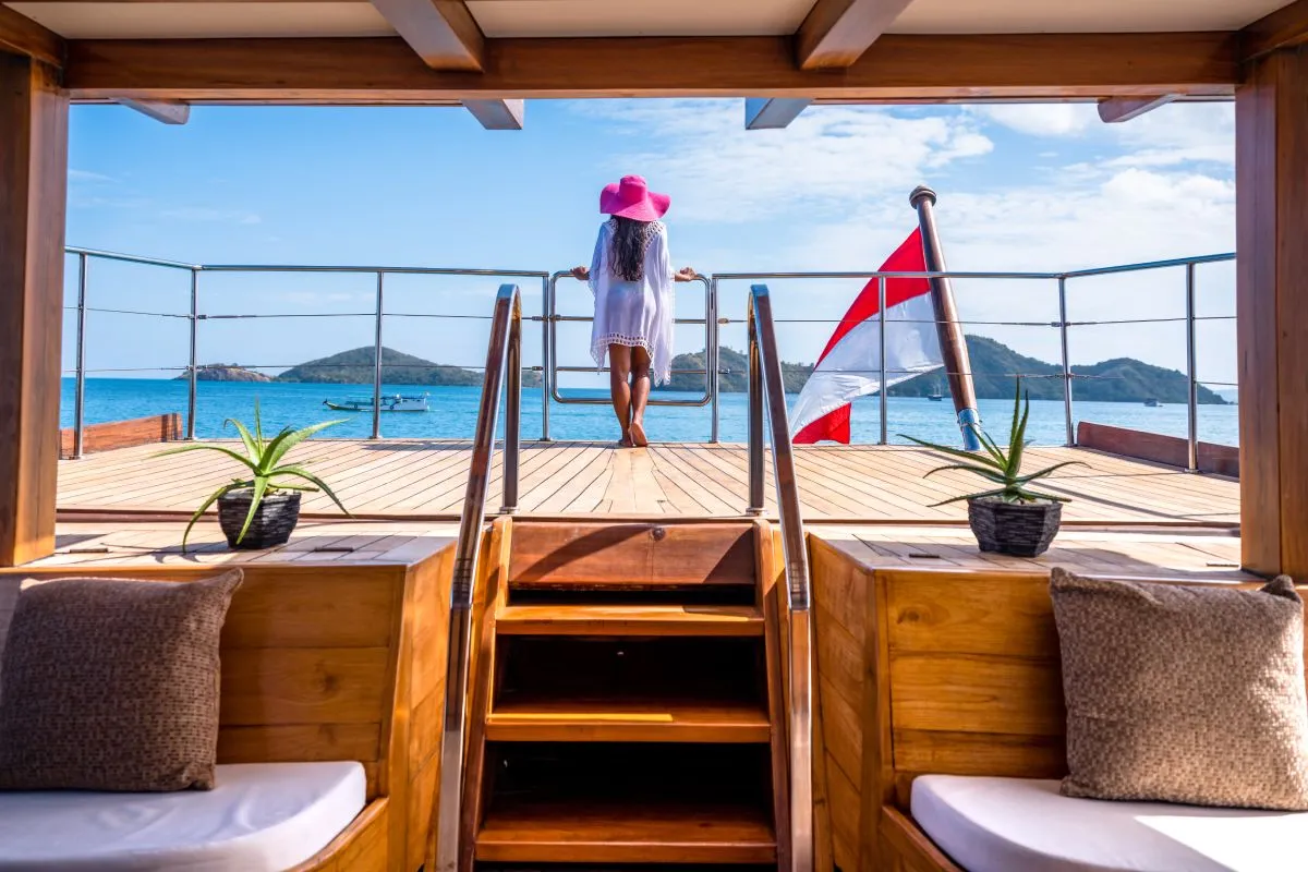 View while sailing with Lamima Phinisi | Komodo Tour & Raja Ampat | Komodo Luxury