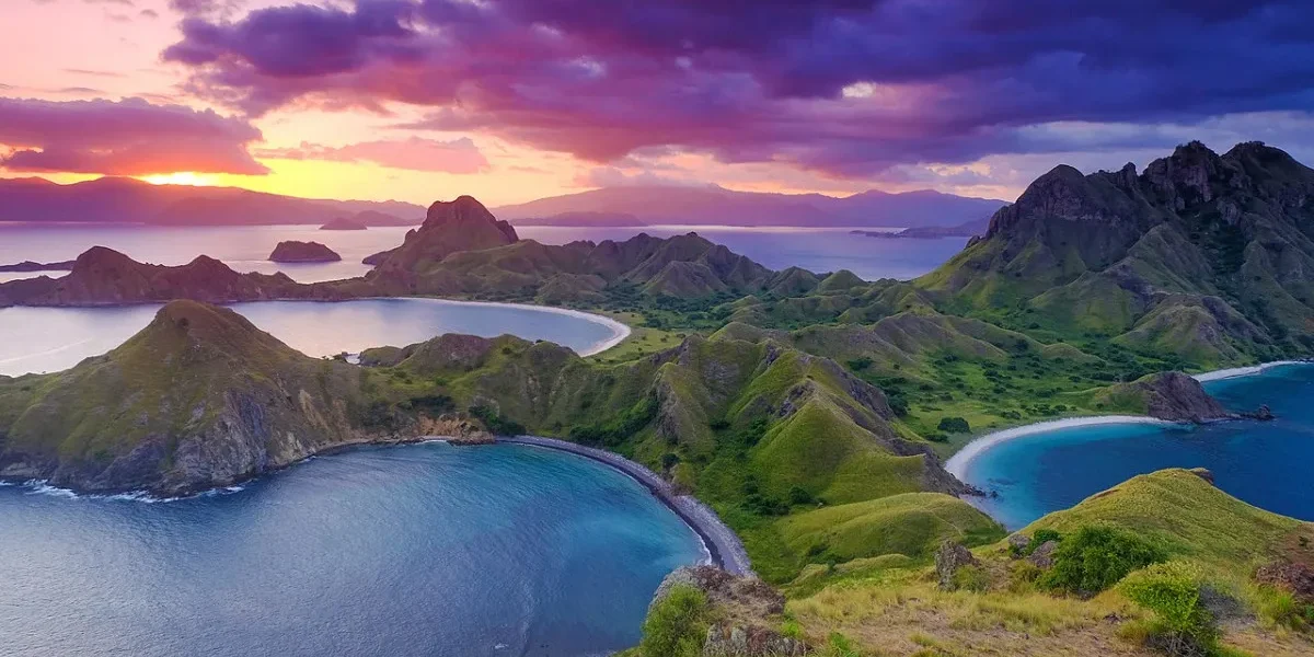 Sunset at Padar island | Komodo Luxury