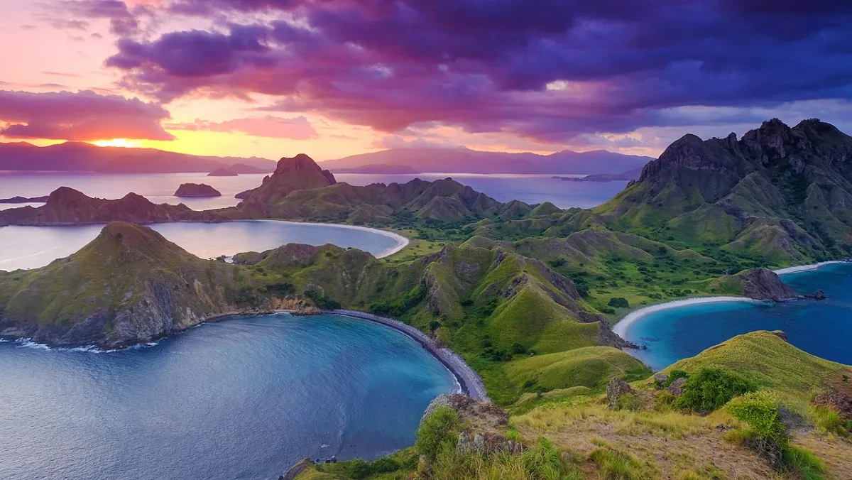 Sunset at Padar island | Komodo Luxury