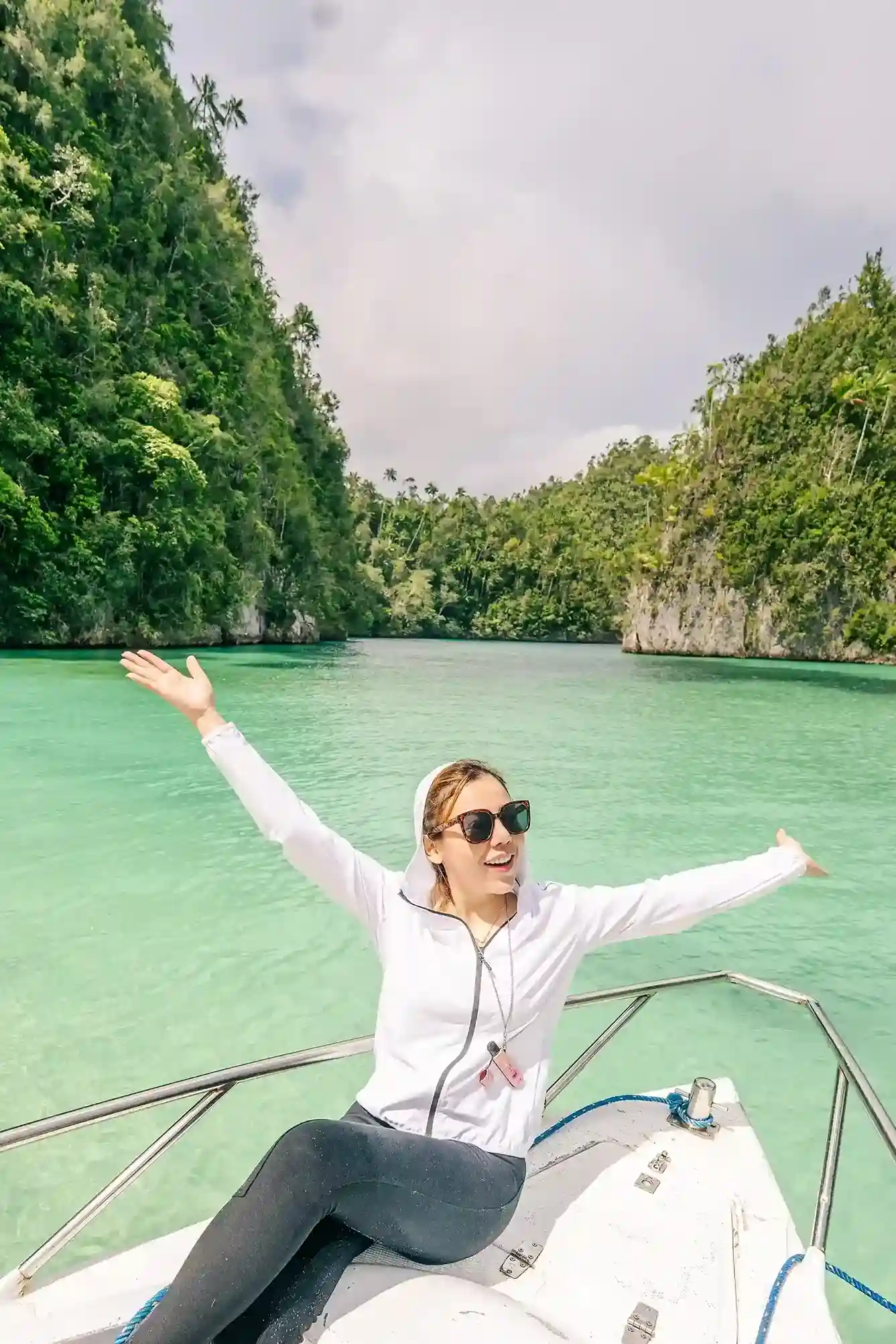 Speedboat Tour | Raja Ampat Tour Packages | Komodo Luxury