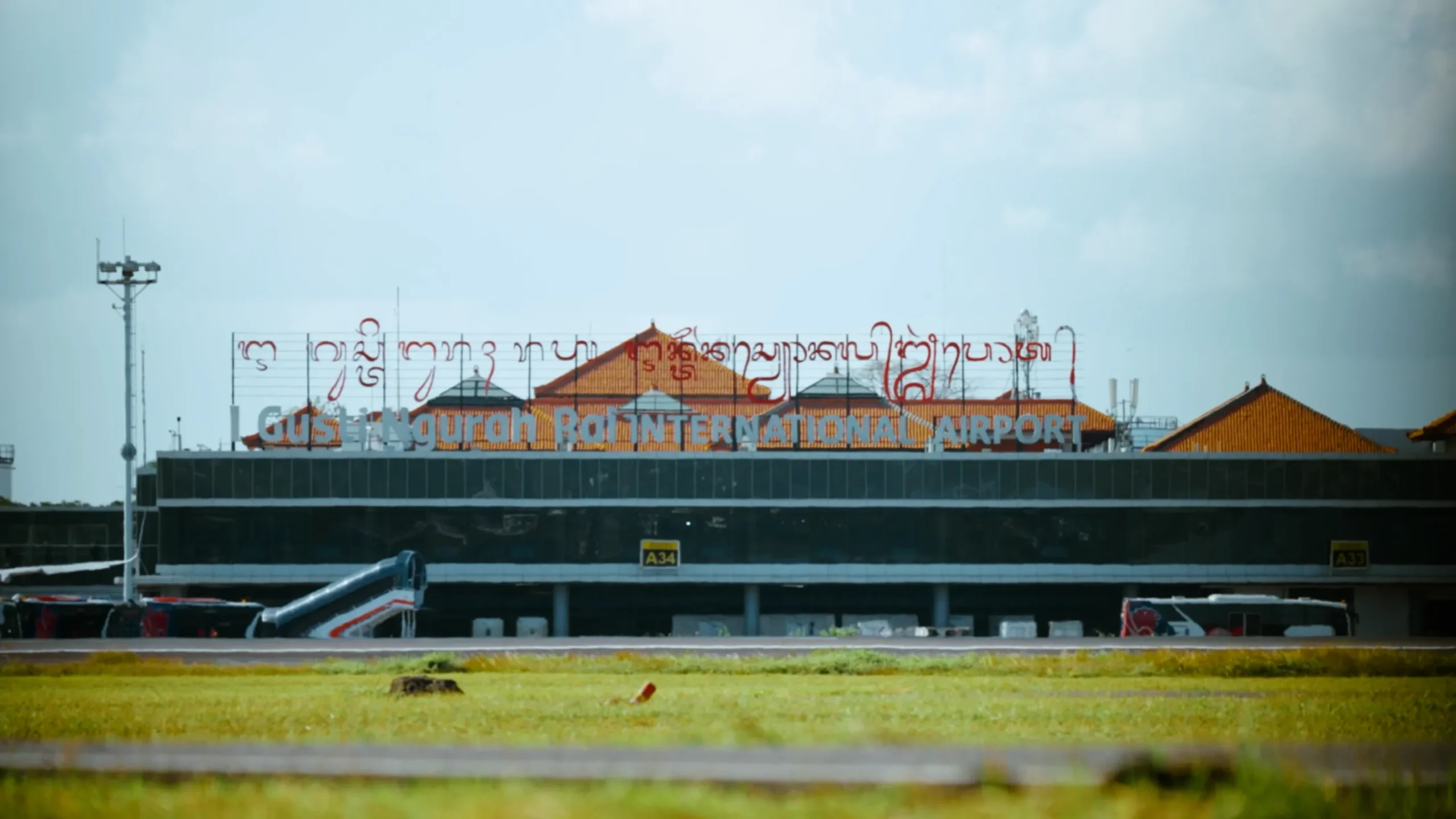 Ayvara Komodo + Airport Transfer Bundling Package