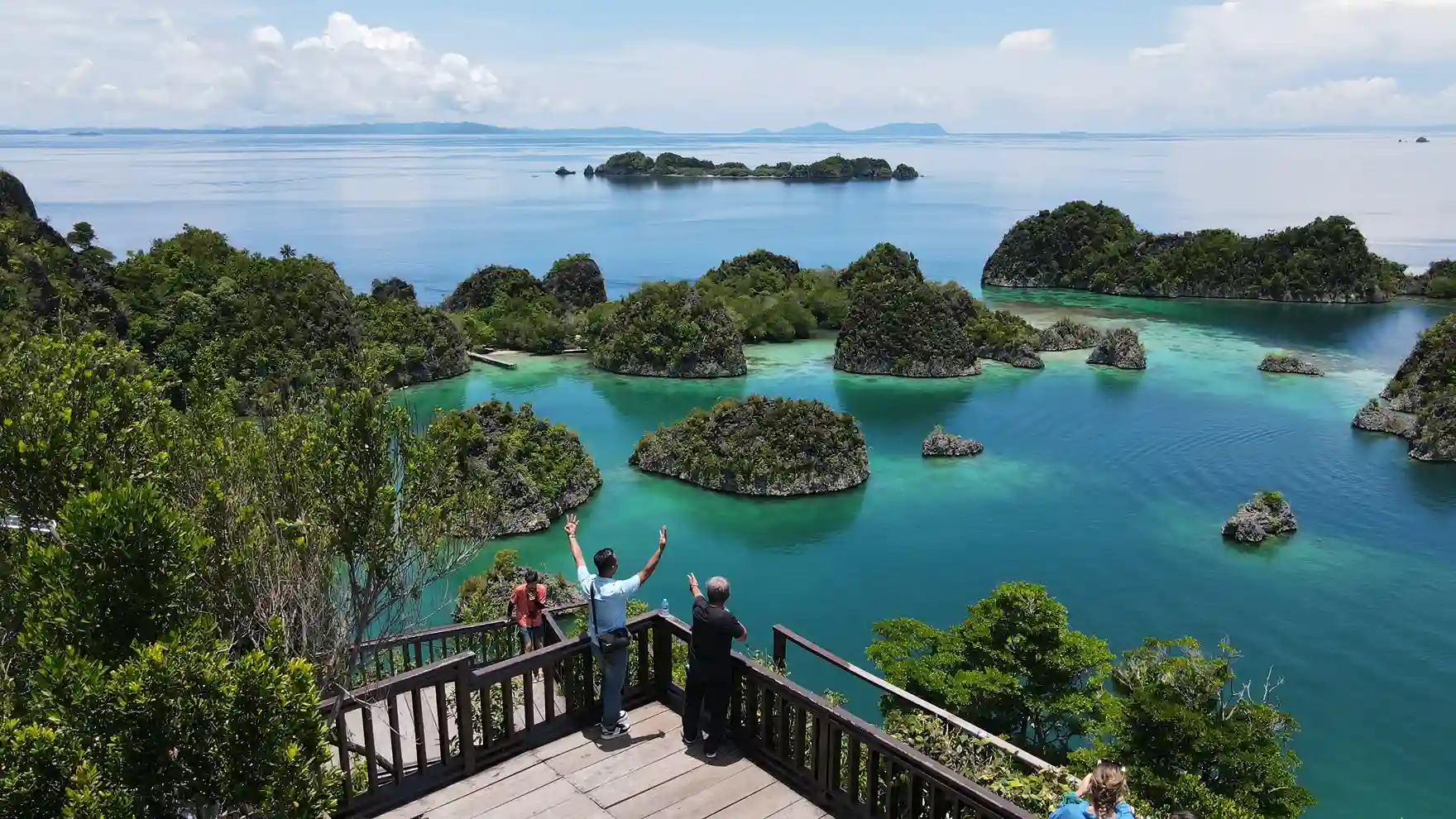 Open / Share Trip | Raja Ampat Tour Packages | Komodo Luxury