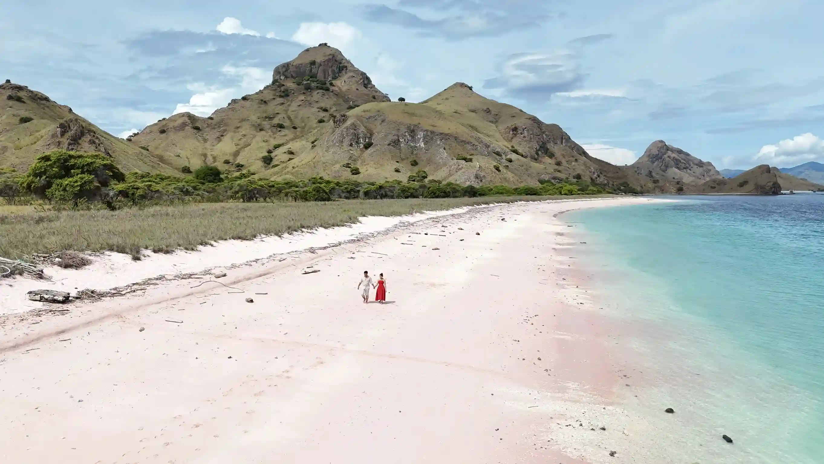 Best Time to Visit Pink Beach Komodo | Komodo Luxury