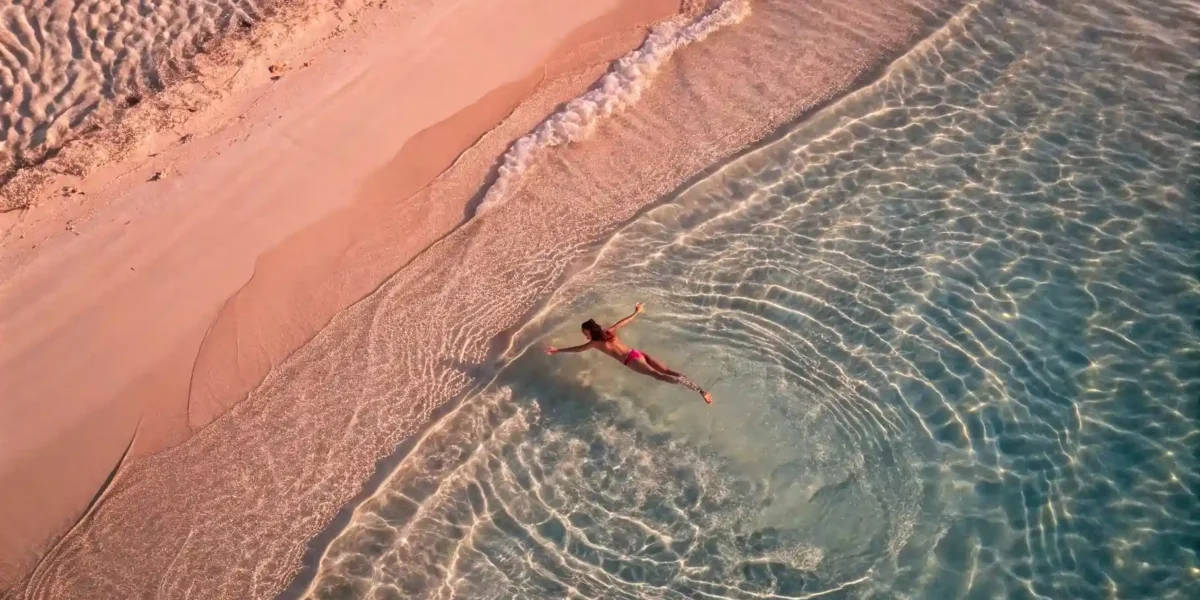 Pink Beach Komodo Island | Komodo Luxury