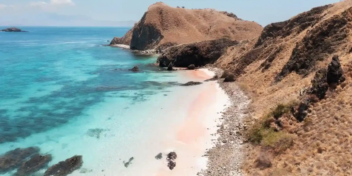 Pink Beach Komodo | Komodo Luxury