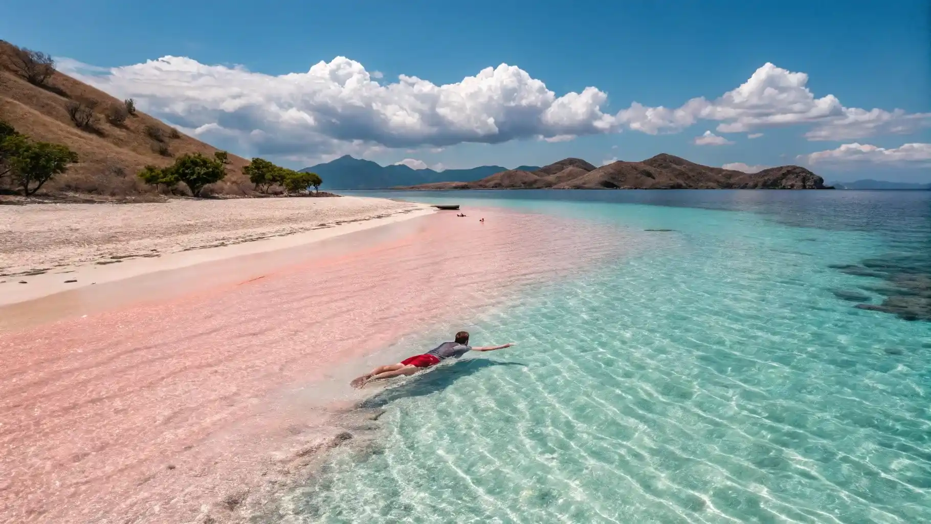 Tips swimming safely at Pink Beach | Komodo Luxury