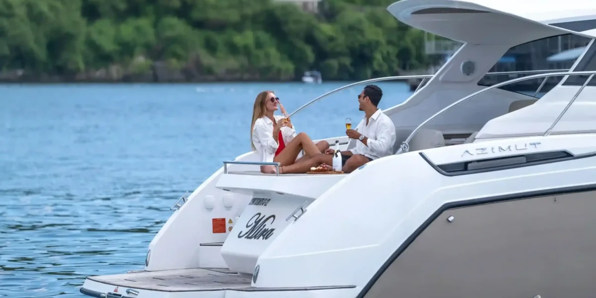 Mira Azimut | Yacht Cruise | Komodo Luxury