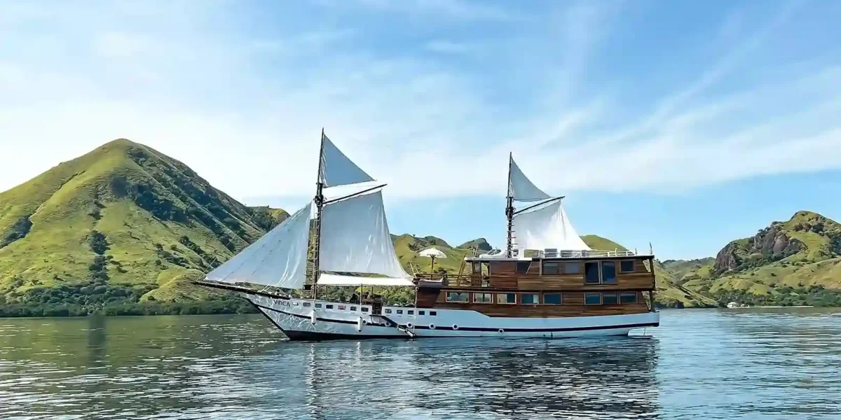 Vinca Voyages Exterior | Komodo Luxury