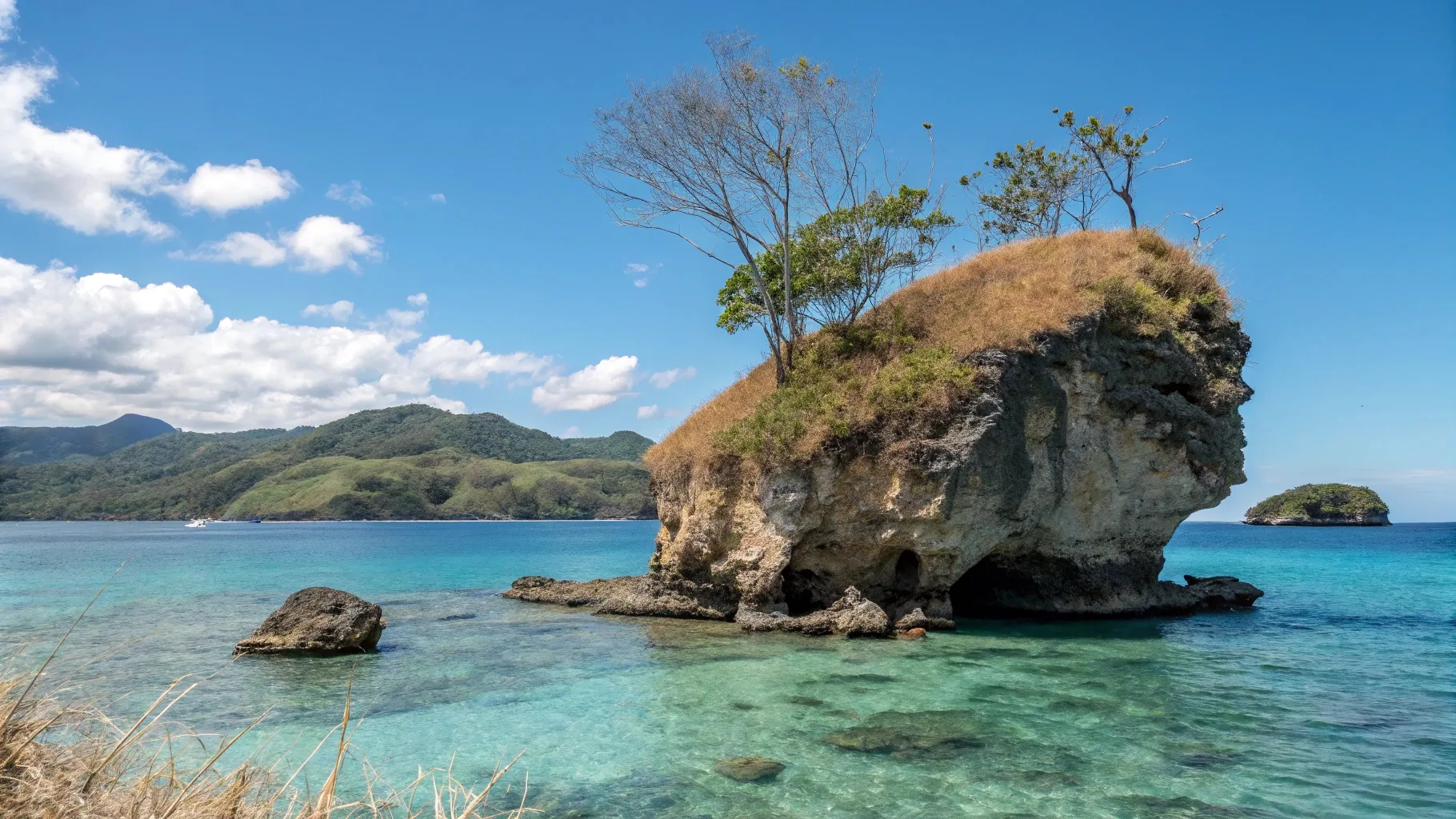 7 Mushroom | Heli Tour | Komodo Luxury