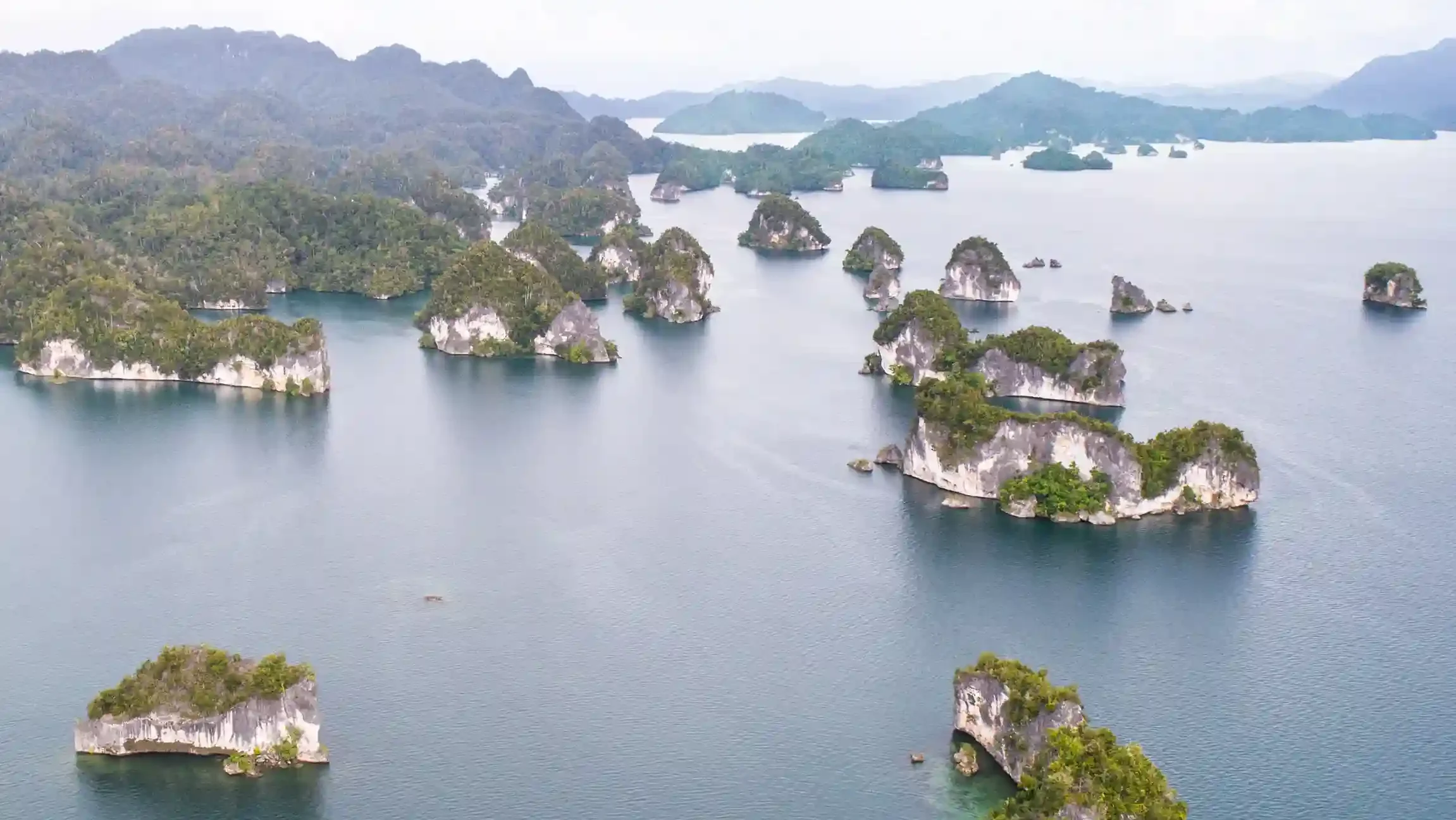 Kabui Bay Raja Ampat | Komodo Luxury