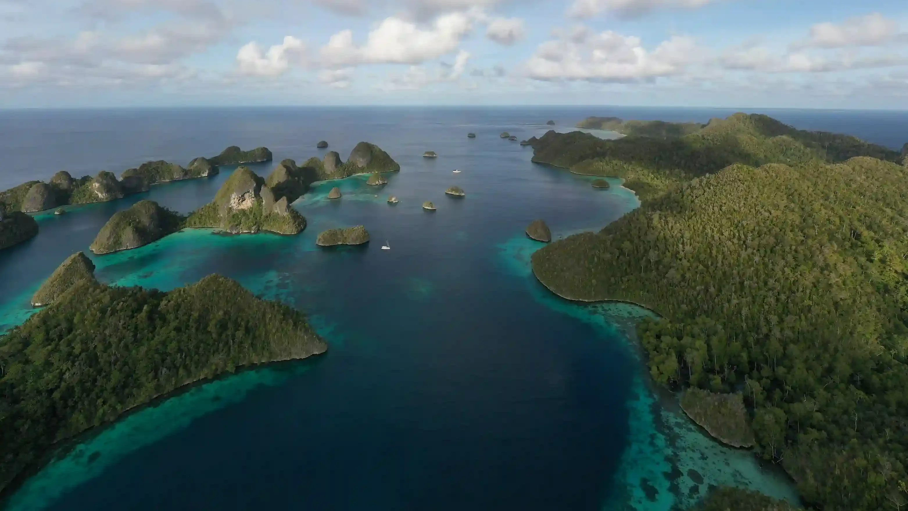Wayag Island Raja Ampat | Raja Ampat Season | Komodo Luxury