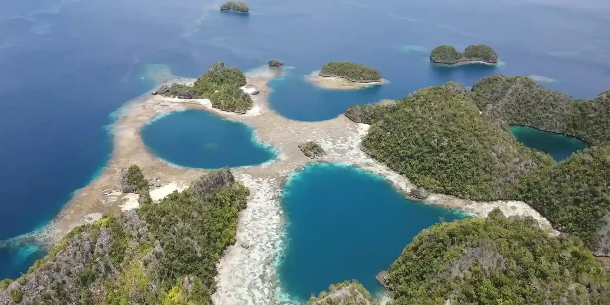 Misool Lagoon in Raja Ampat | Komodo Luxury