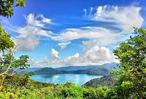 Sano Nggoang Lake | Heli Tour | Komodo Luxury