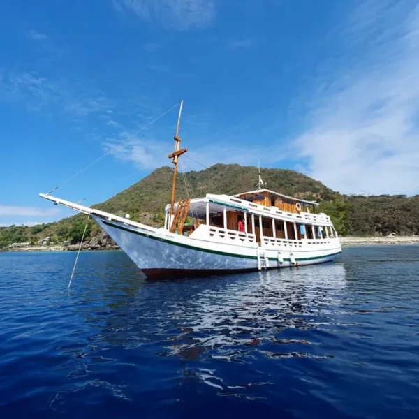 North Blue Boat Charter | North Blue Exterior | Komodo Luxury