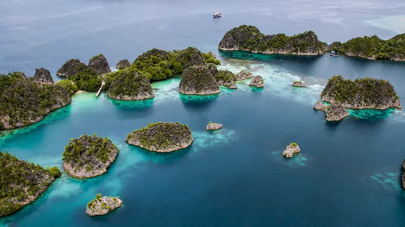 Raja Ampat Island | Raja Ampat Liveaboard | Komodo Luxury