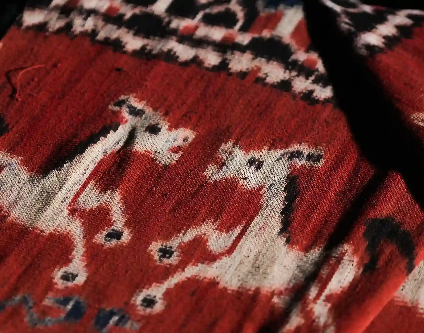 Kain Motif Kuda Besar | Heritage Tenun | Komodo Luxury