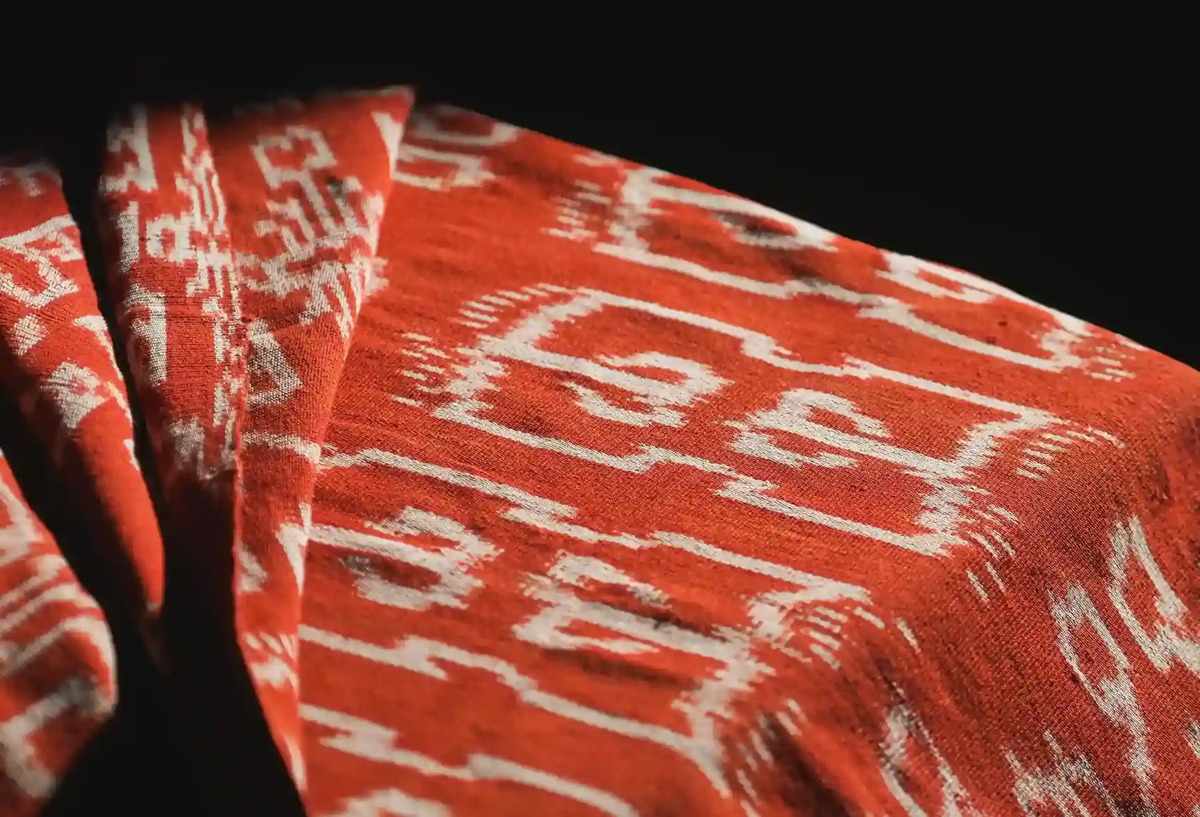 Kain Selimut Motif Udang | Heritage Tenun | Komodo Luxury