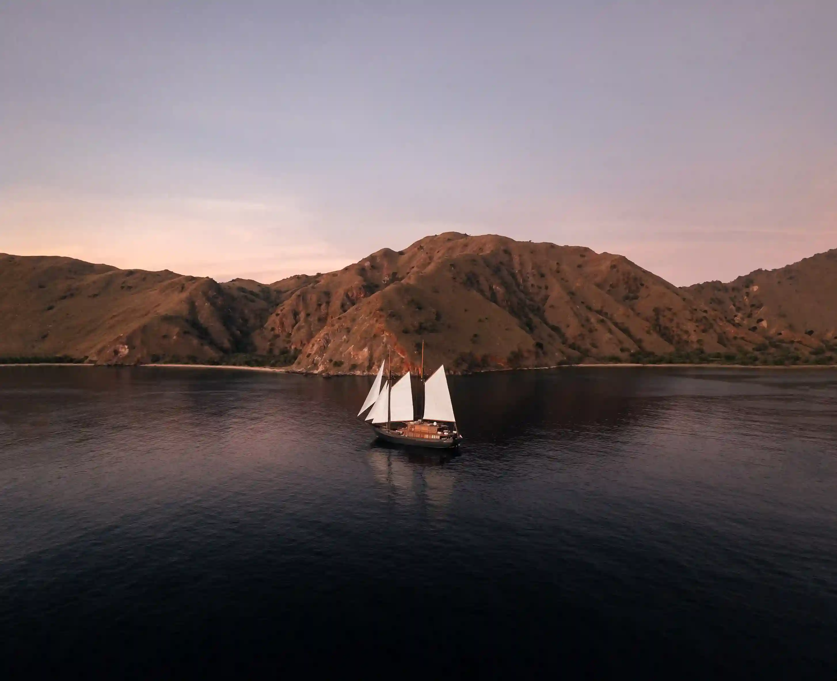 Labuan Bajo 游艇租赁：通往科莫多科莫多国家公园 的门户 | Komodo Luxury
