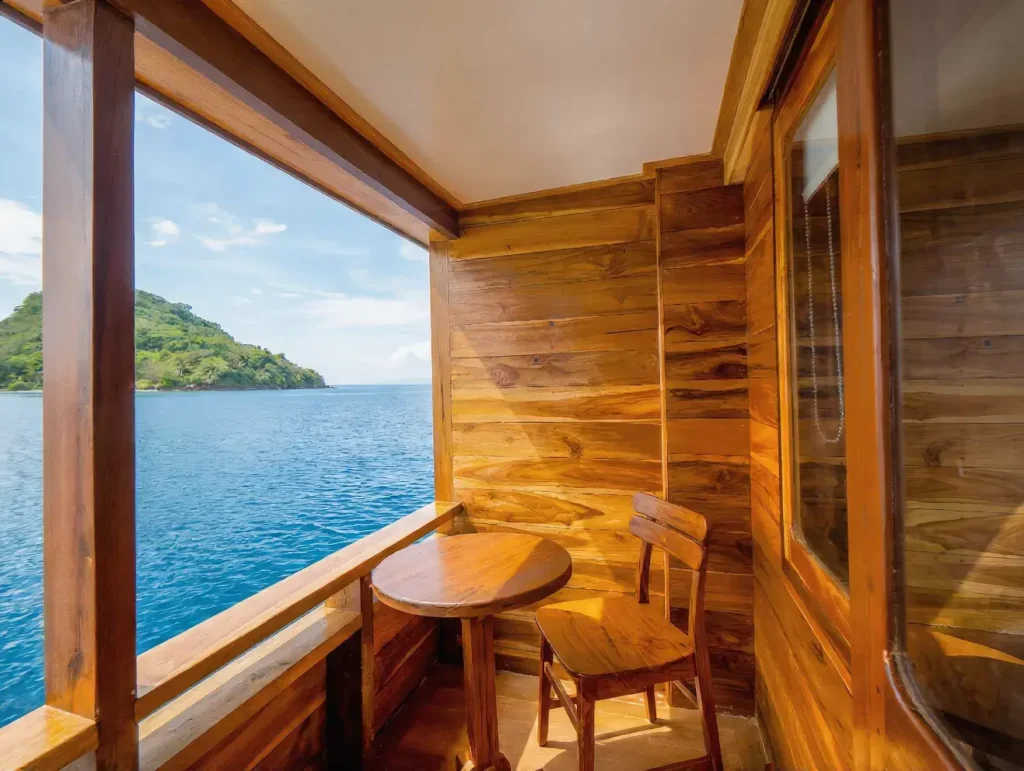 Suite Cabin 1 Balcony Naturalia Cruise Phinisi Boat Charter | Komodo Tour | Komodo Luxury