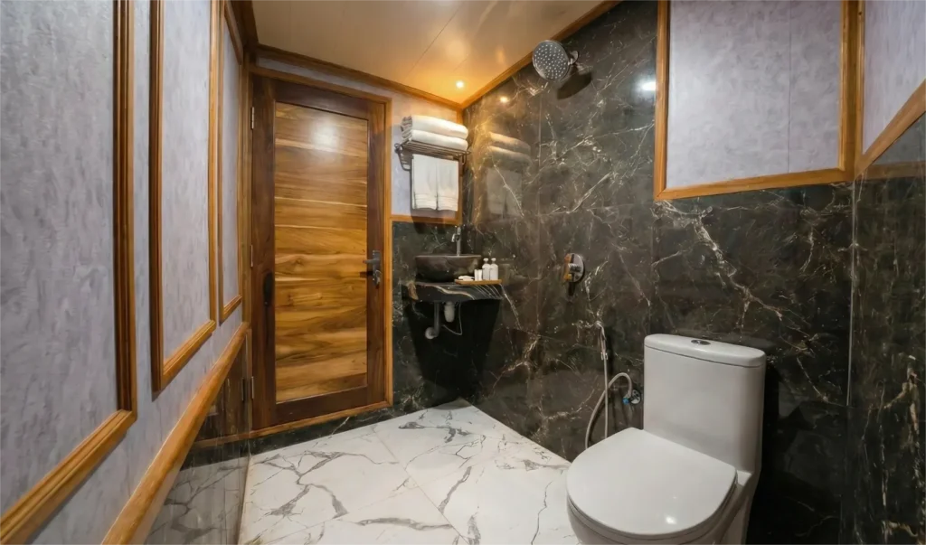 Suite Cabin 1 Bathroom Naturalia Cruise Phinisi Boat Charter | Komodo Tour | Komodo Luxury