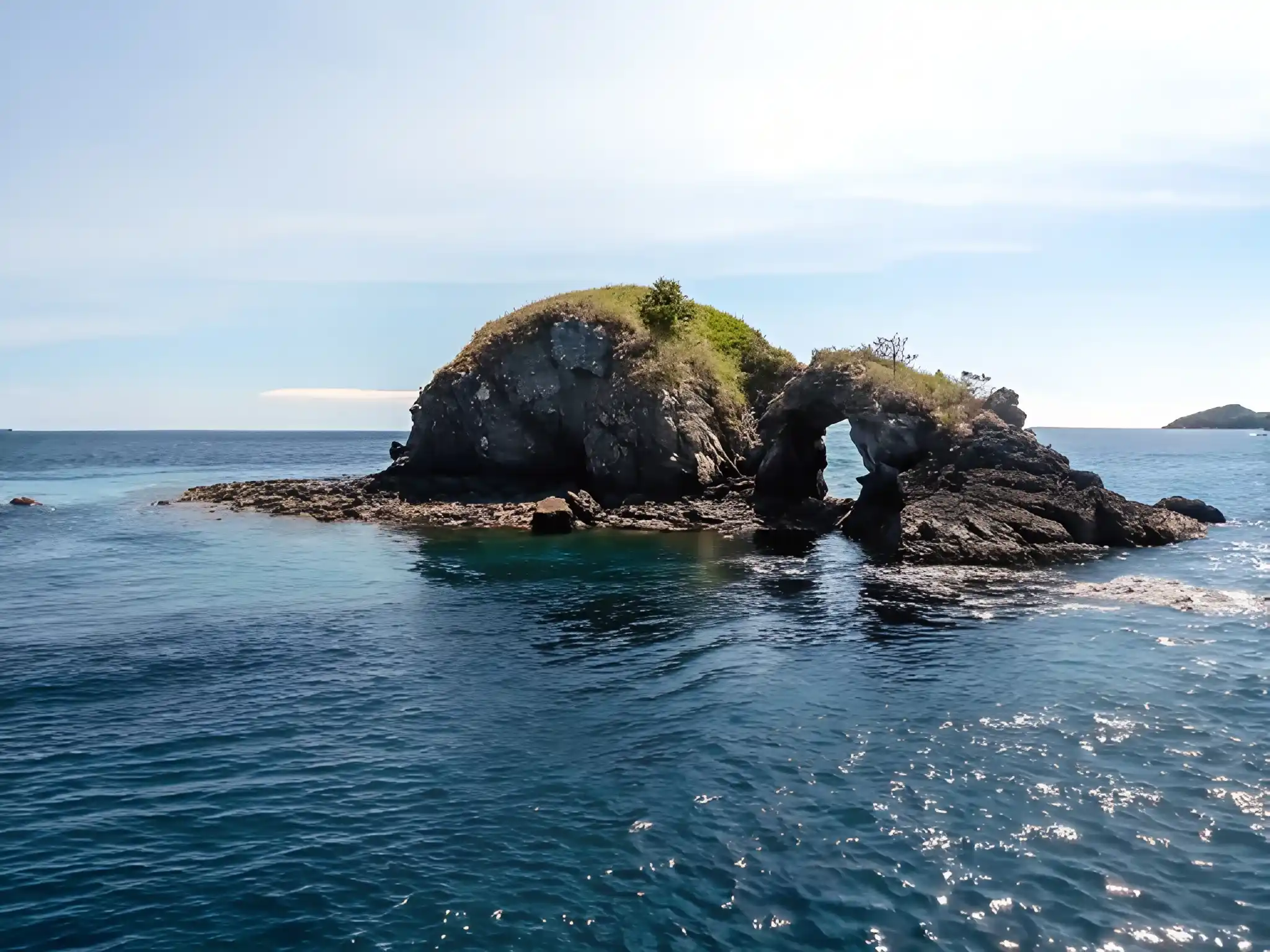 Batu Bolong