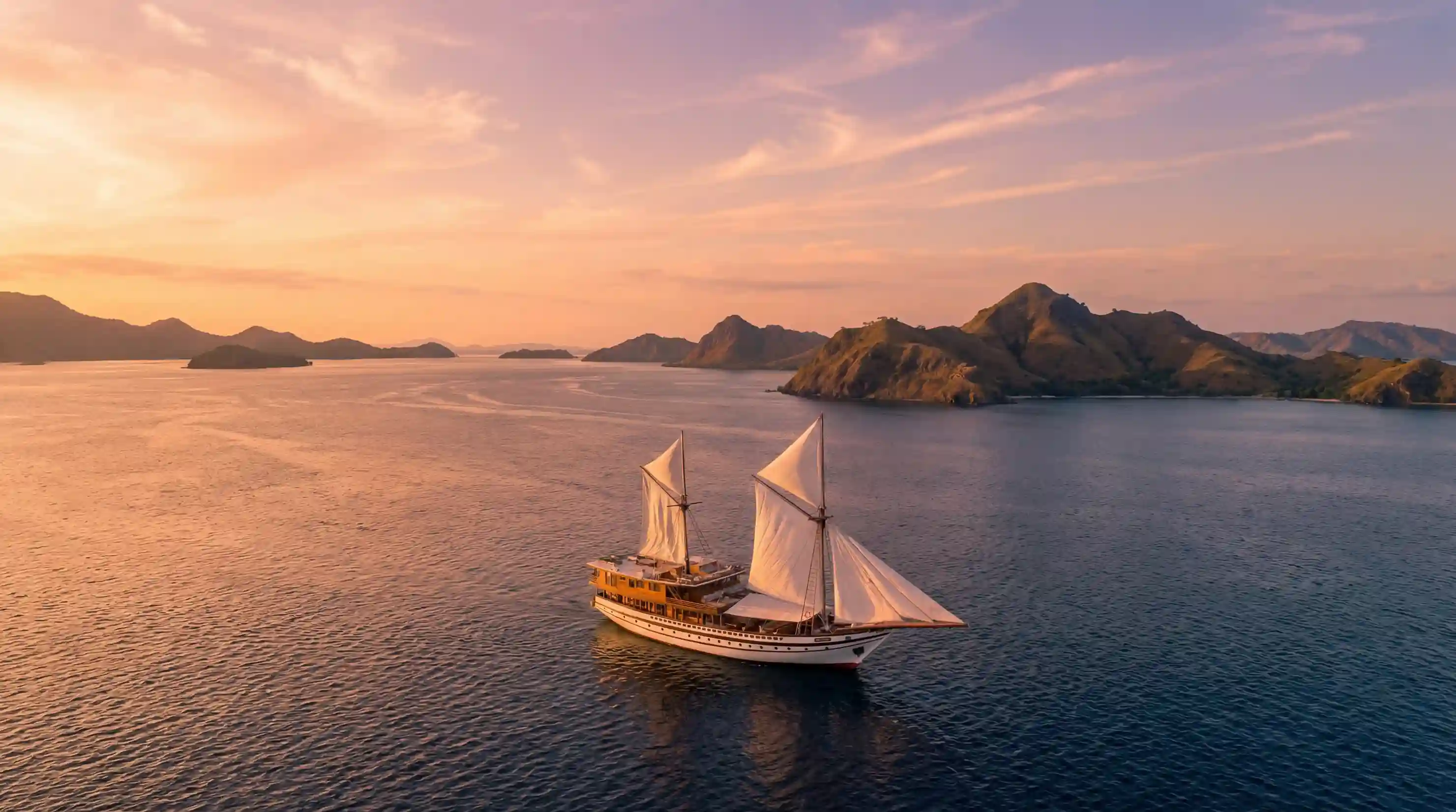 Sailing in Komodo Island with Komodo Luxury | Your Luxury Partner